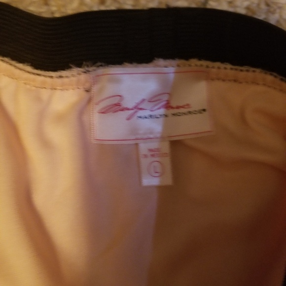 Skirt - Picture 2 of 2